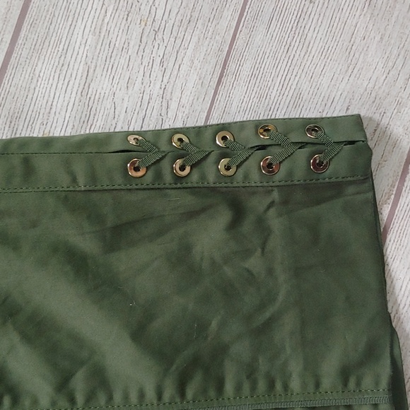 WHITE HOUSE BLACK MARKET SAGE GREEN PENCIL SKIRT - Picture 2 of 9